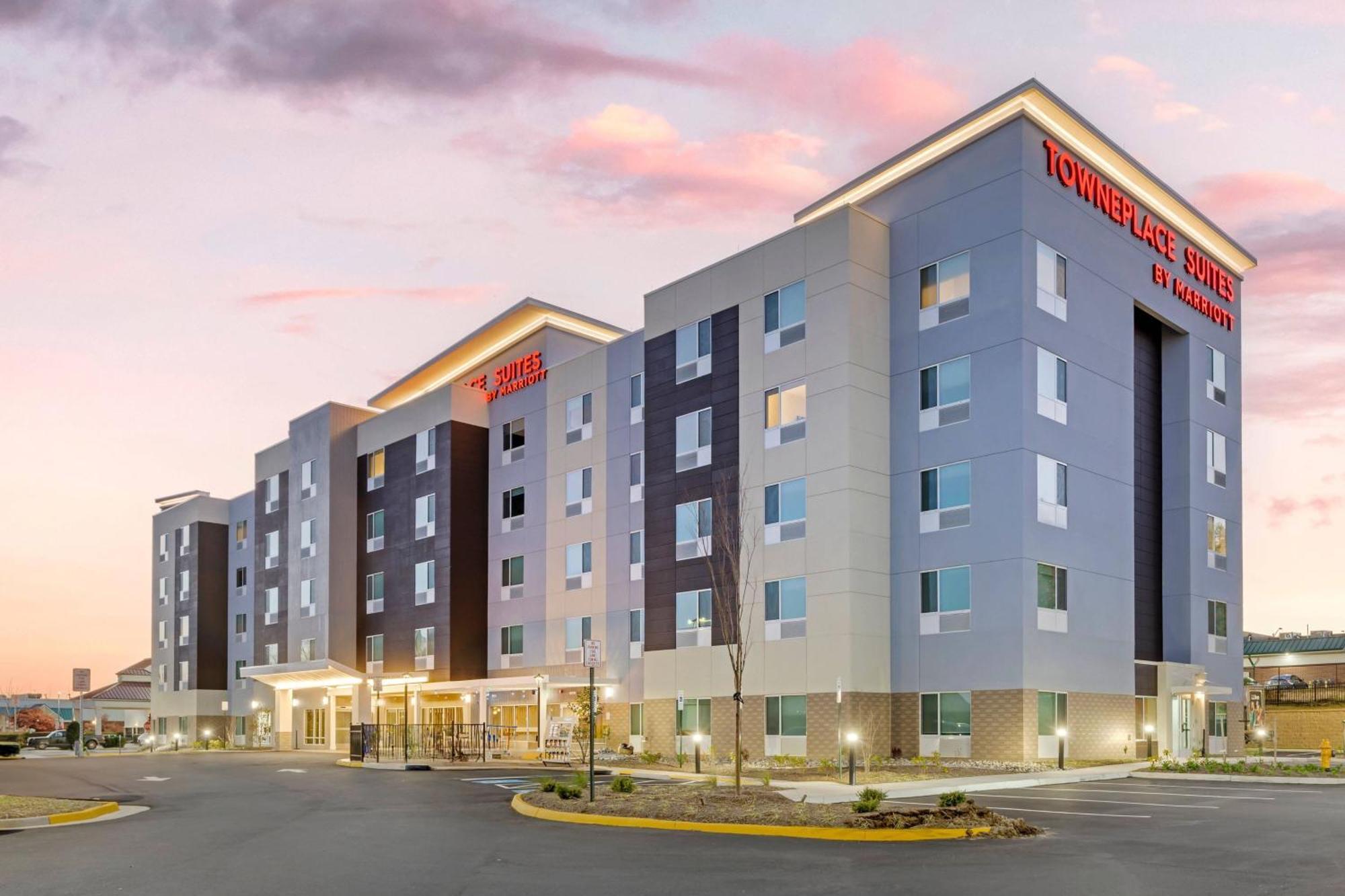 Towneplace Suites By Marriott Richmond Колоніал-Гайтс Екстер'єр фото